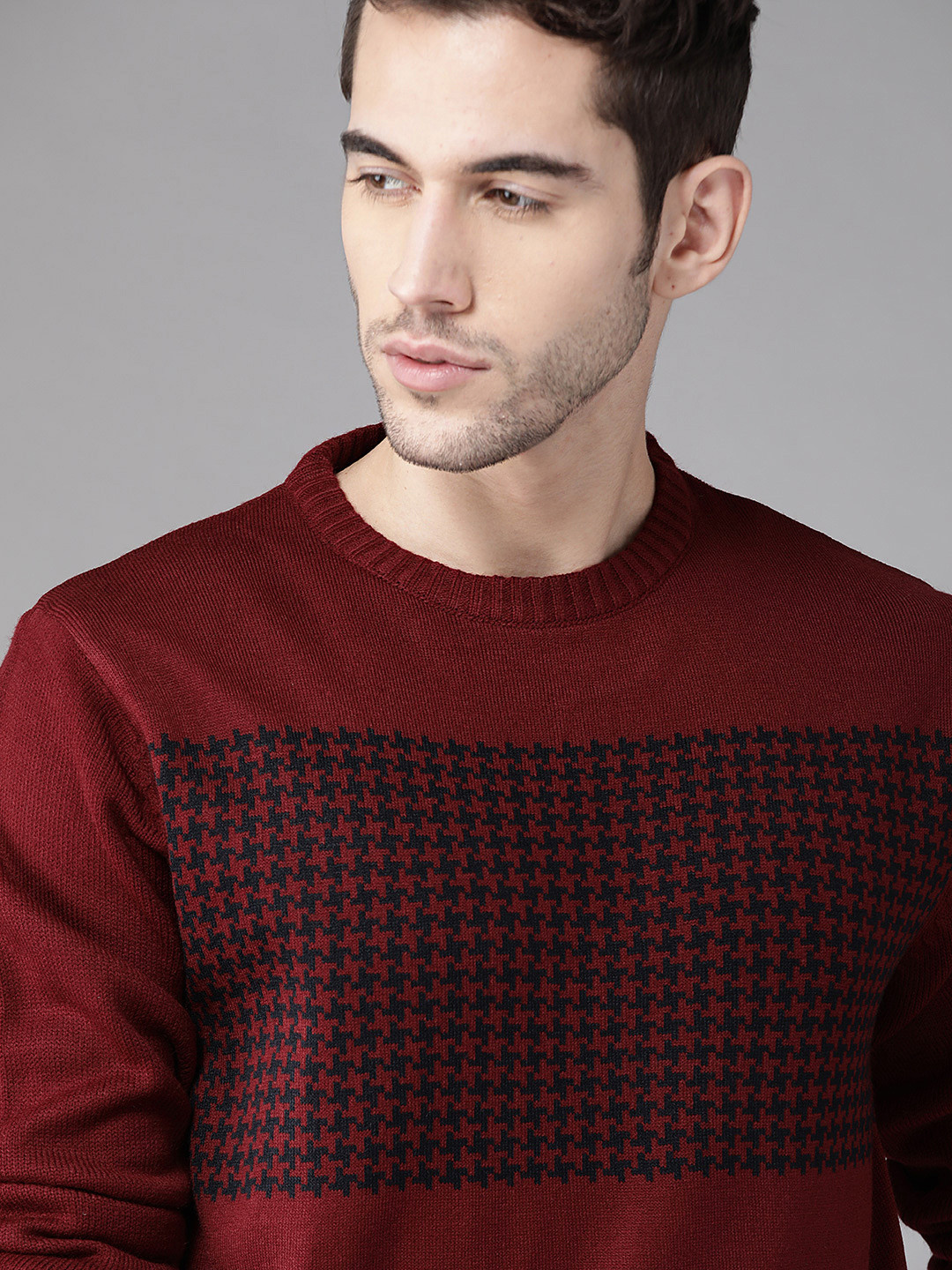 

Roadster Men Maroon & Navy Blue Houndstooth Pattern Pullover Sweater