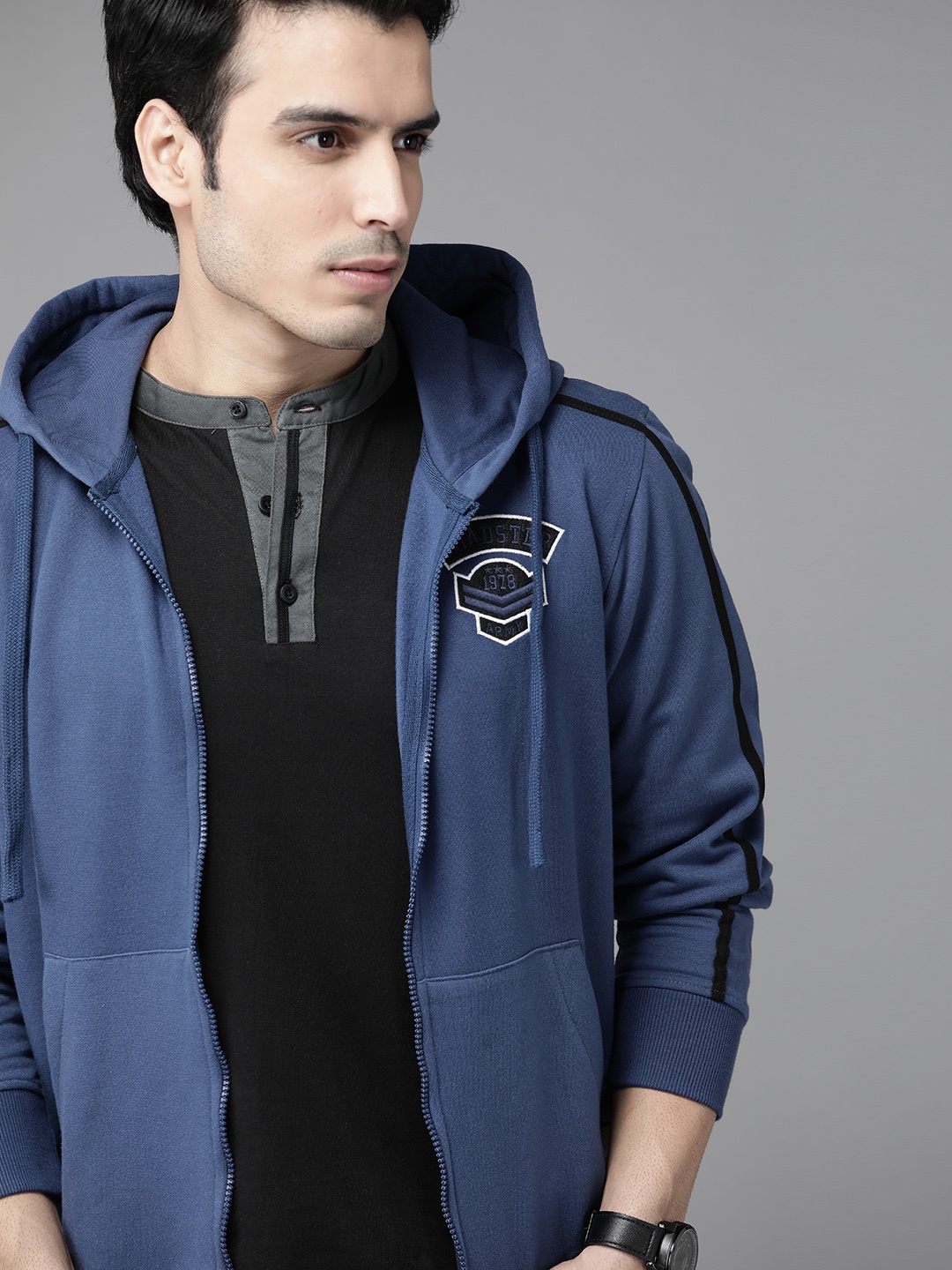 

Roadster Men Navy Blue Solid Hooded Sweatshirt