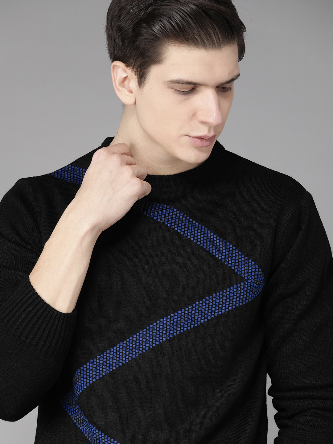 

Roadster Men Black & Blue Self Design Acrylic Pullover