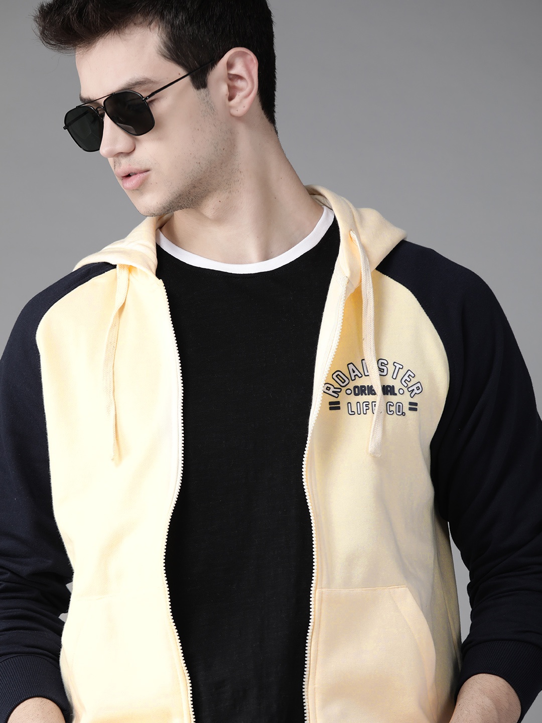 

Roadster Men Cream-Coloured Solid Hooded Sweatshirt