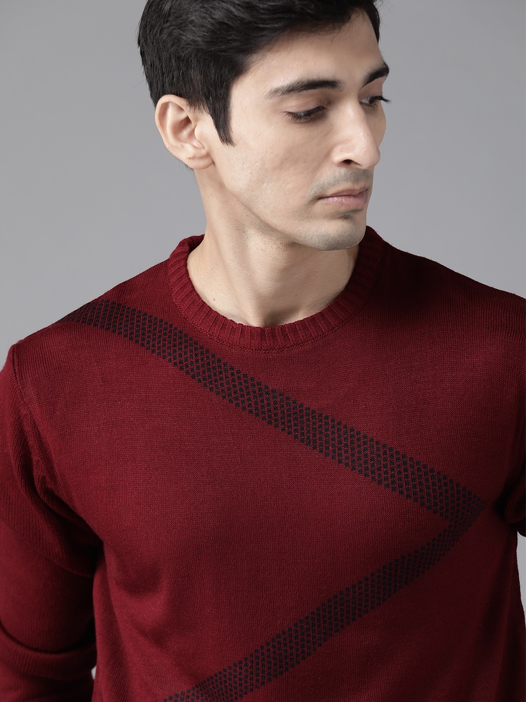 

Roadster Men Maroon Self Design