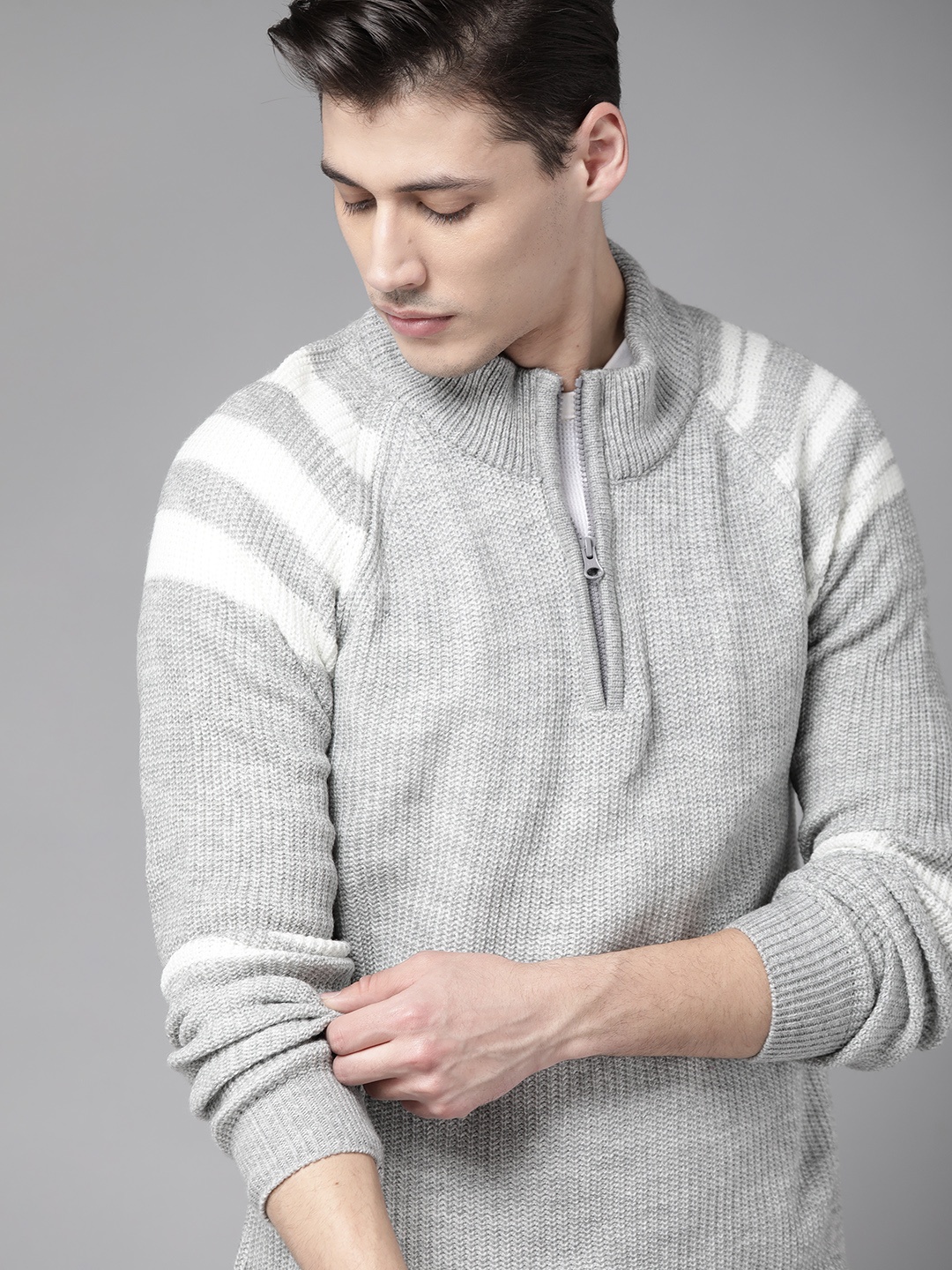 

Roadster Men Grey Melange Self Design Pullover Sweater