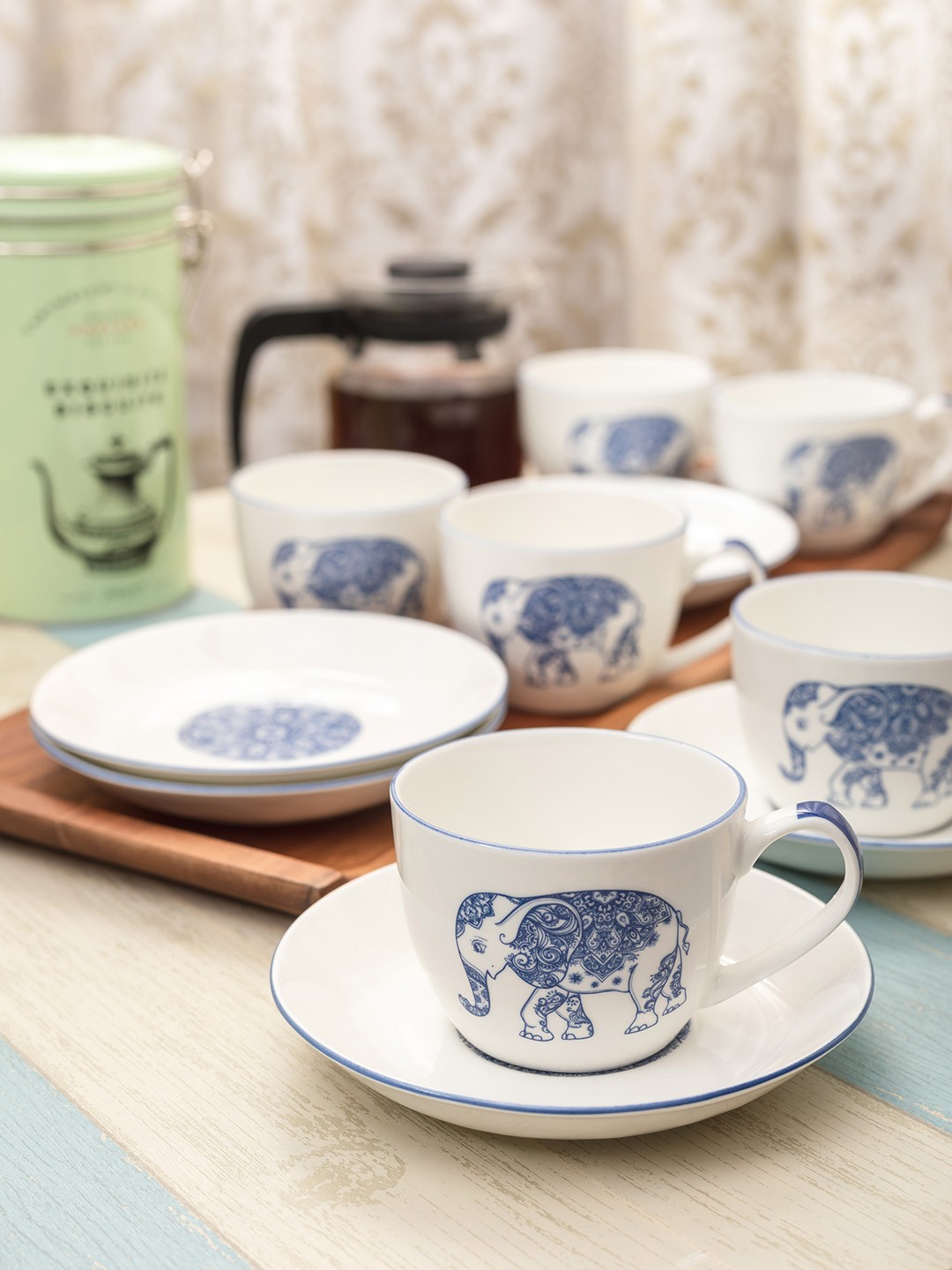 

GOODHOMES Set Of 6 White & Blue Elephant Motif Design Bone China Cups & Saucers