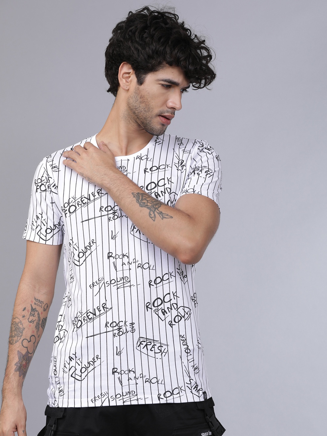

LOCOMOTIVE Men White & Black Striped Round Neck T-shirt