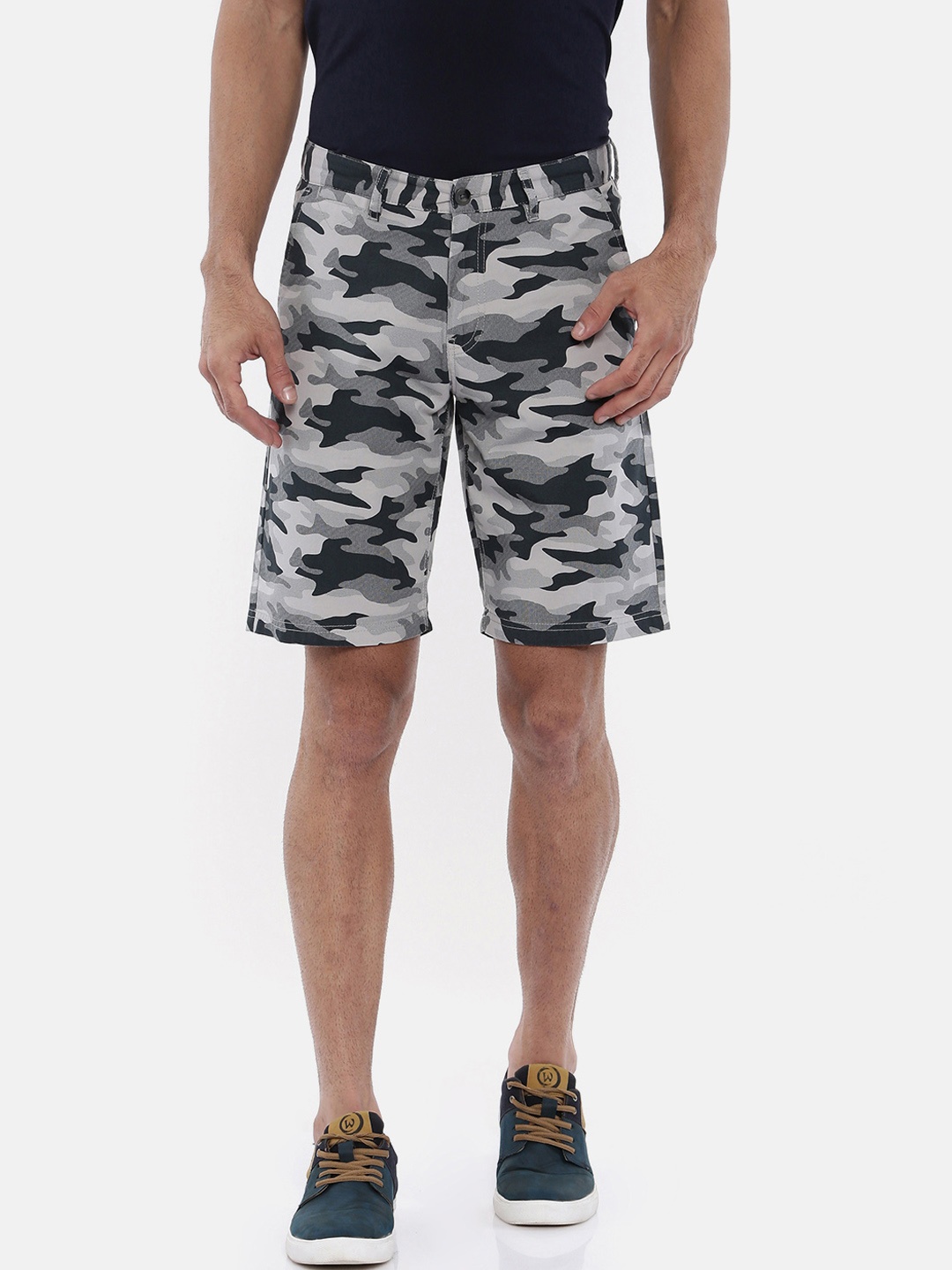 

Bushirt Men Grey & Black Printed Regular Fit Chino Shorts