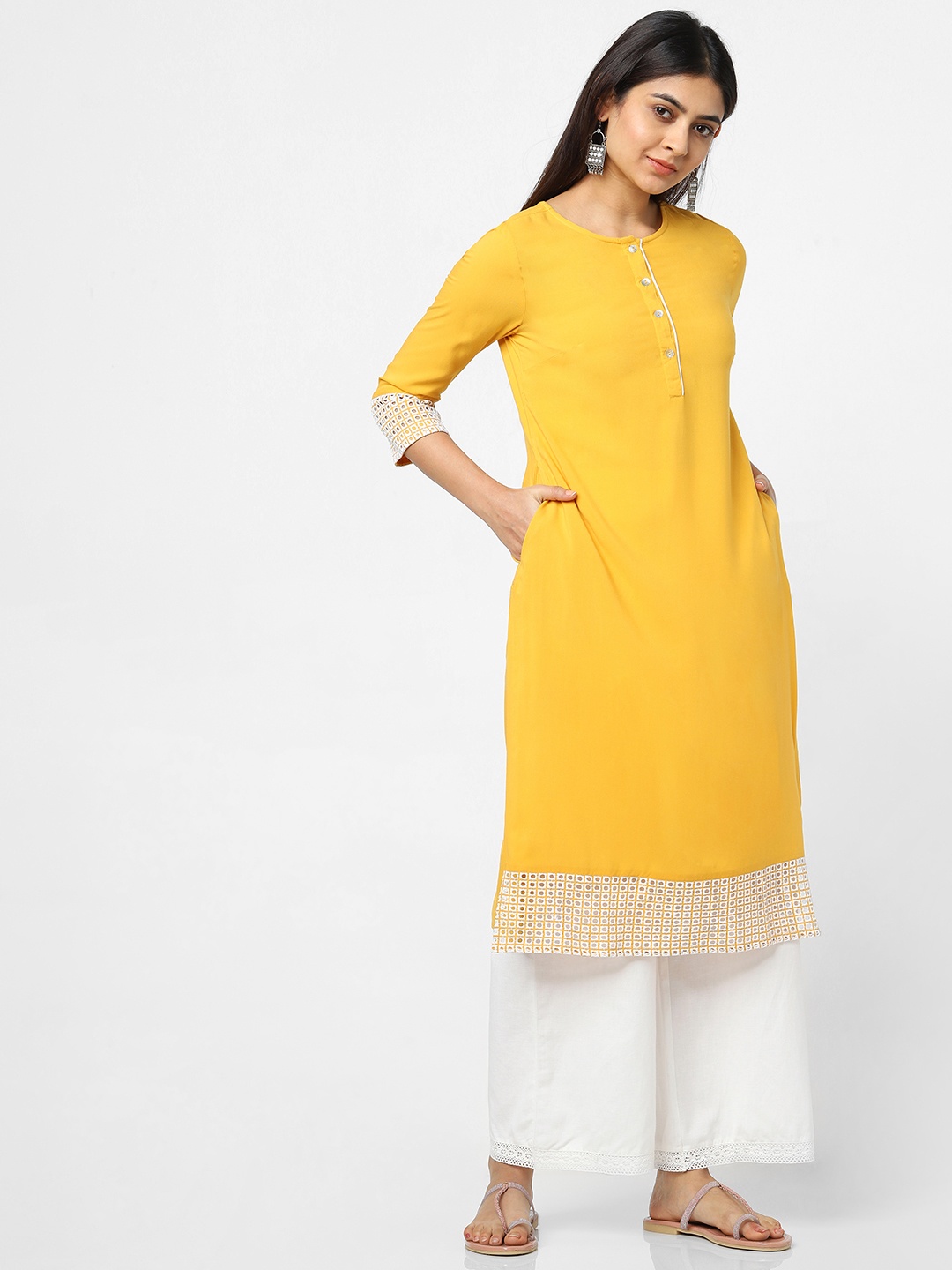 

Naari Women Mustard Yellow Solid Straight Kurta