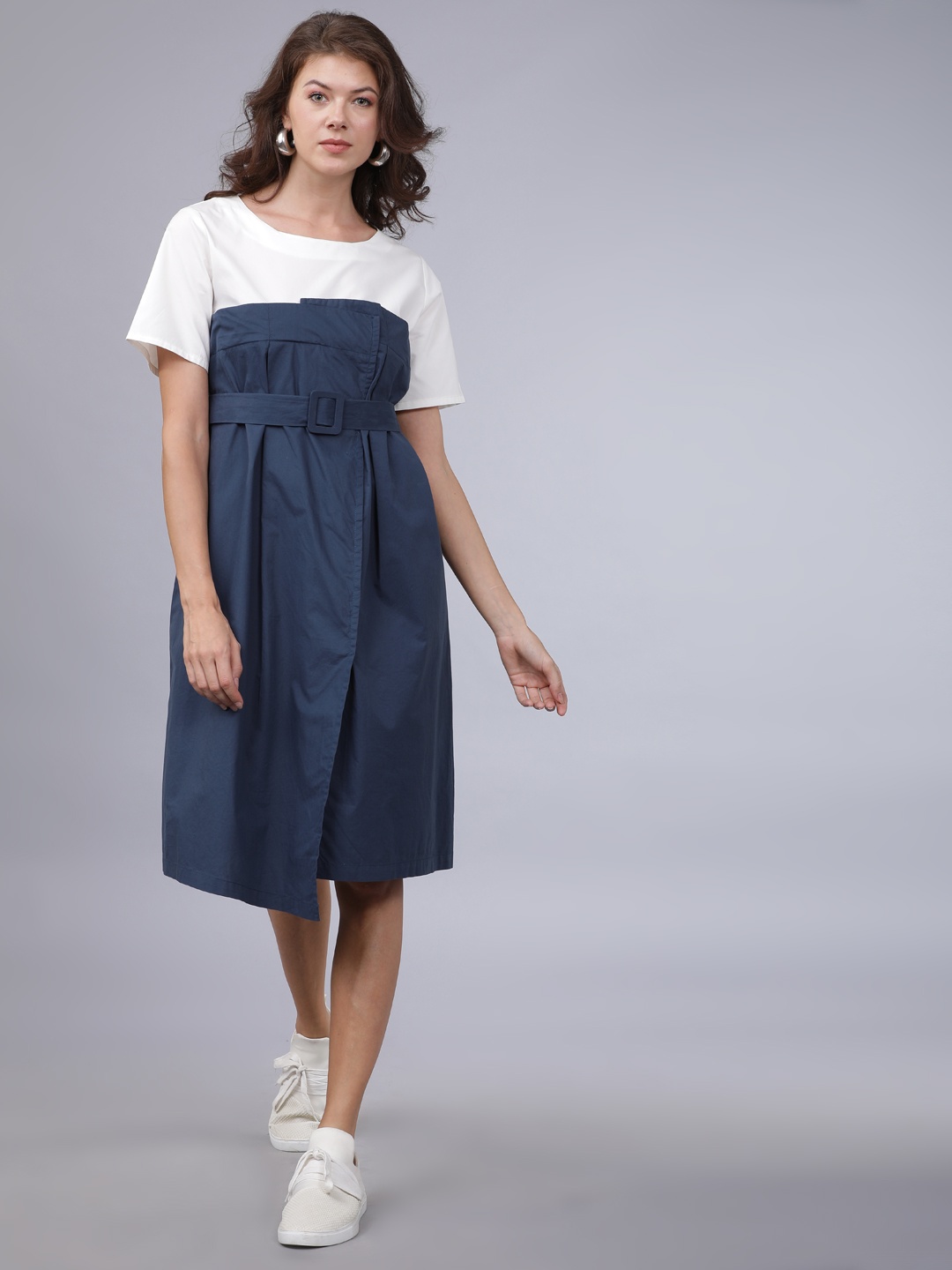 

Tokyo Talkies Women Navy Blue Colourblocked Fit and Flare Dress