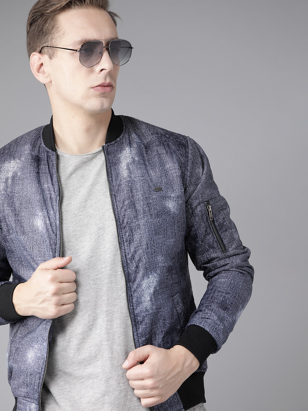 

Roadster Men Navy & Off-White Printed Bomber Jacket, Navy blue