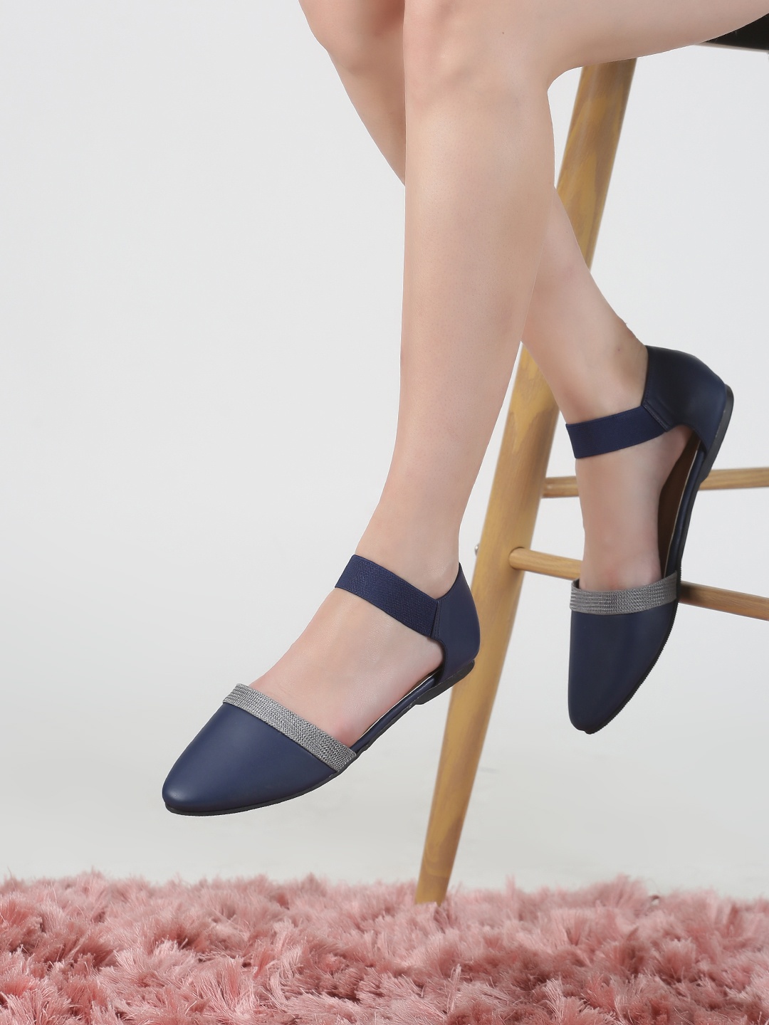 

Monrow Women Blue & Silver-Toned Solid Flats