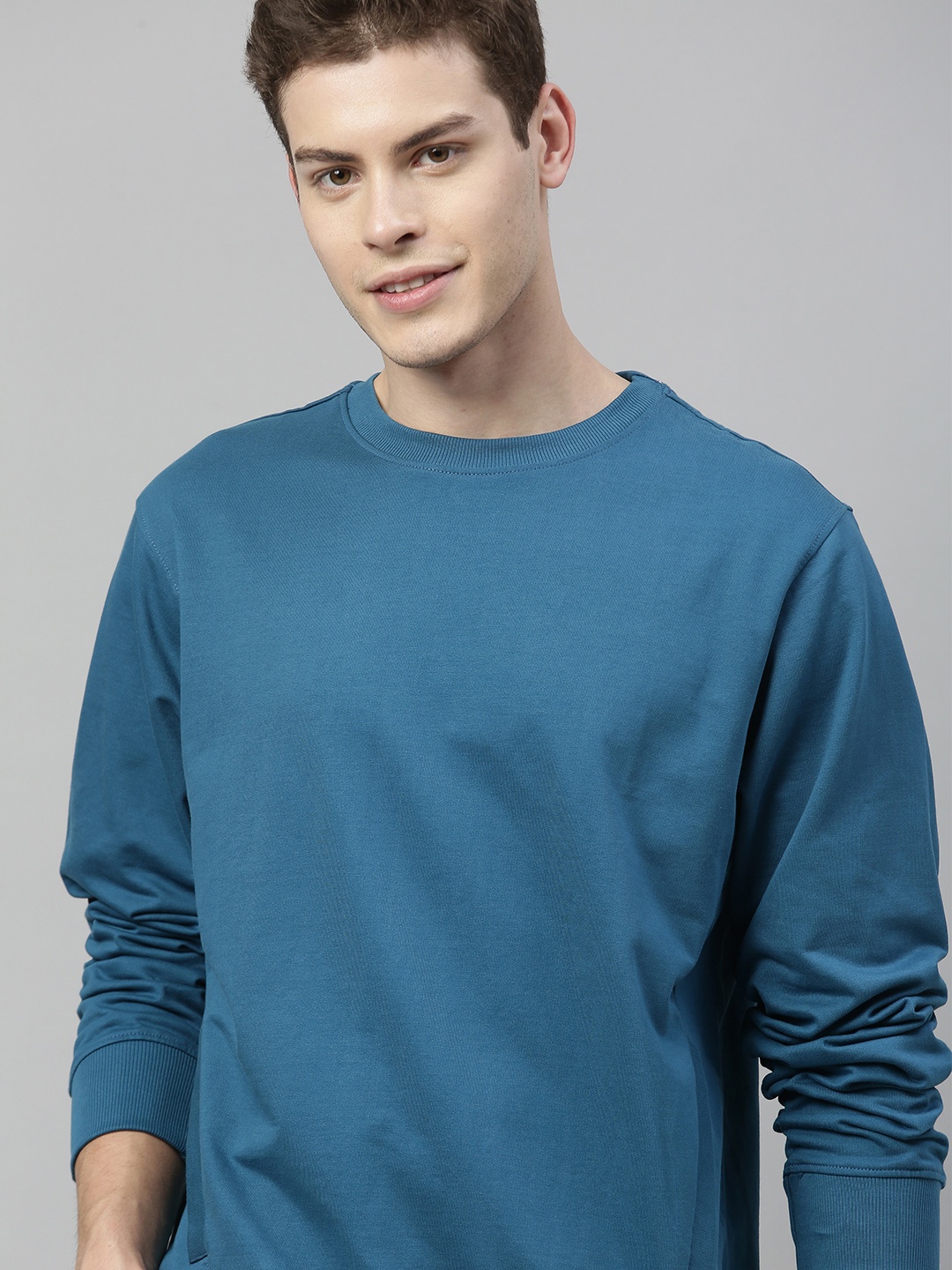 

Mast & Harbour Men Blue Solid Pullover Sweatshirt