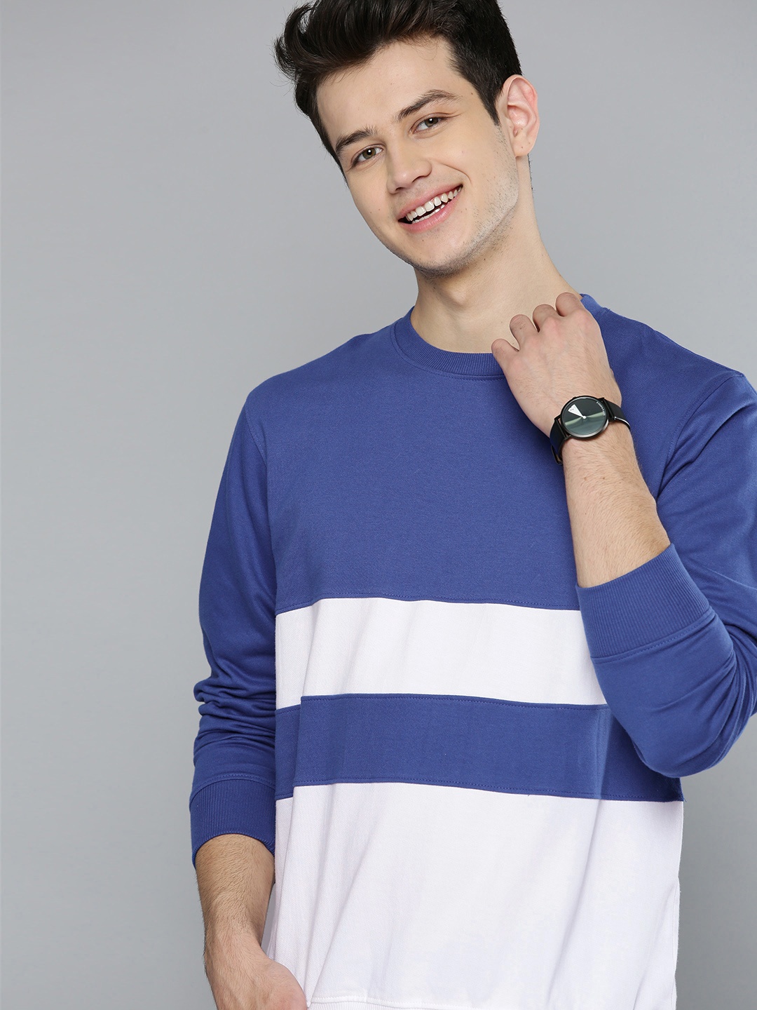 

Mast & Harbour Men Blue & White Colourblocked Sweatshirt