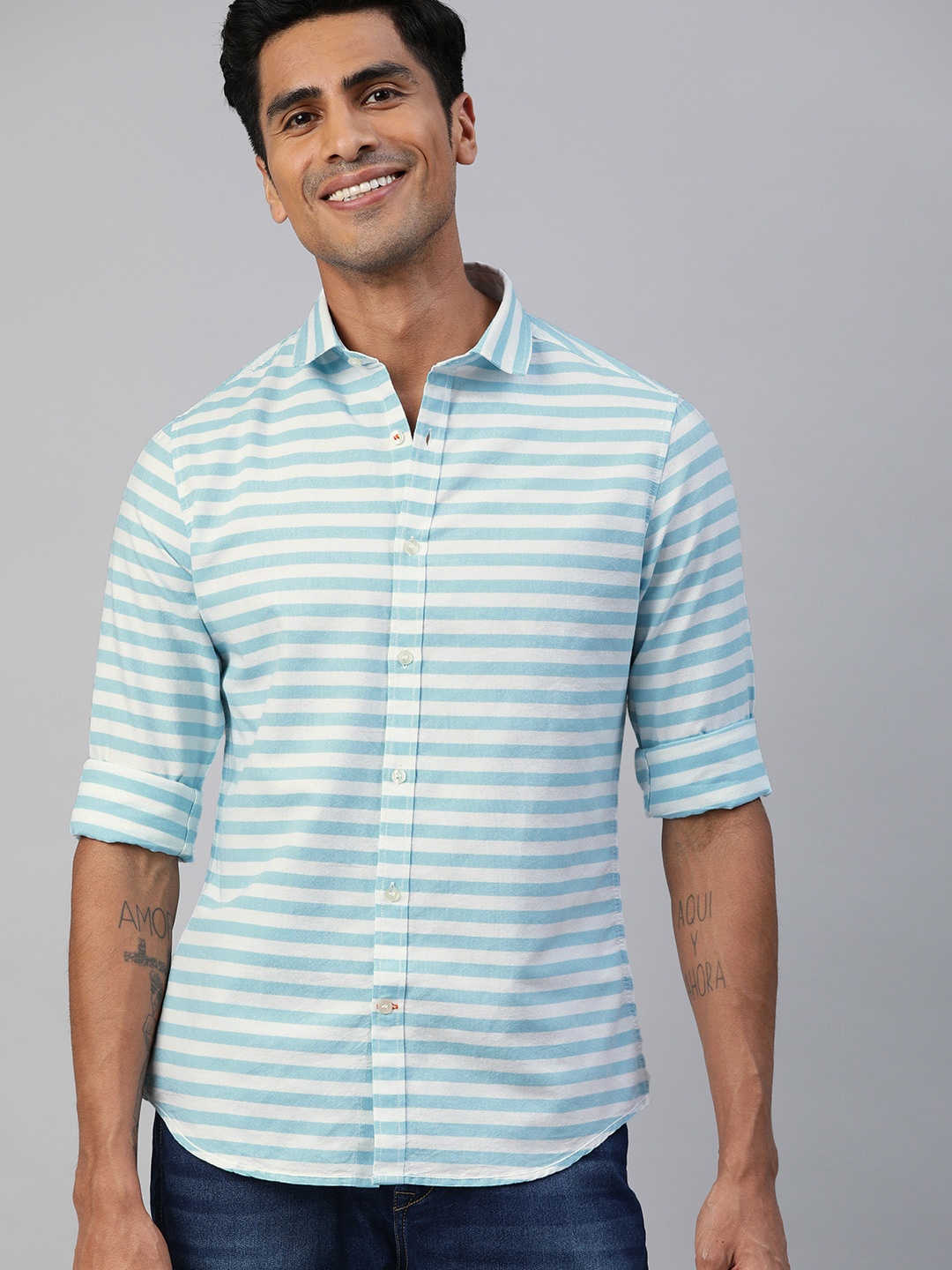 

Mast & Harbour Men White & Blue Regular Fit Striped Casual Shirt