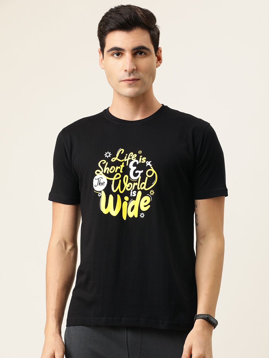 

BE AWARA Men Black & Yellow Printed Round Neck T-shirt