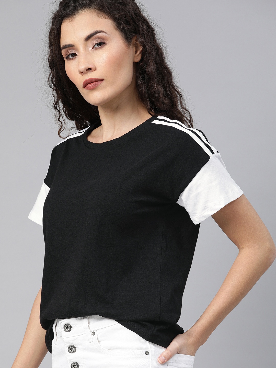 

Roadster Women Black Solid Round Neck Contrast Sleeve Pure Cotton T-shirt