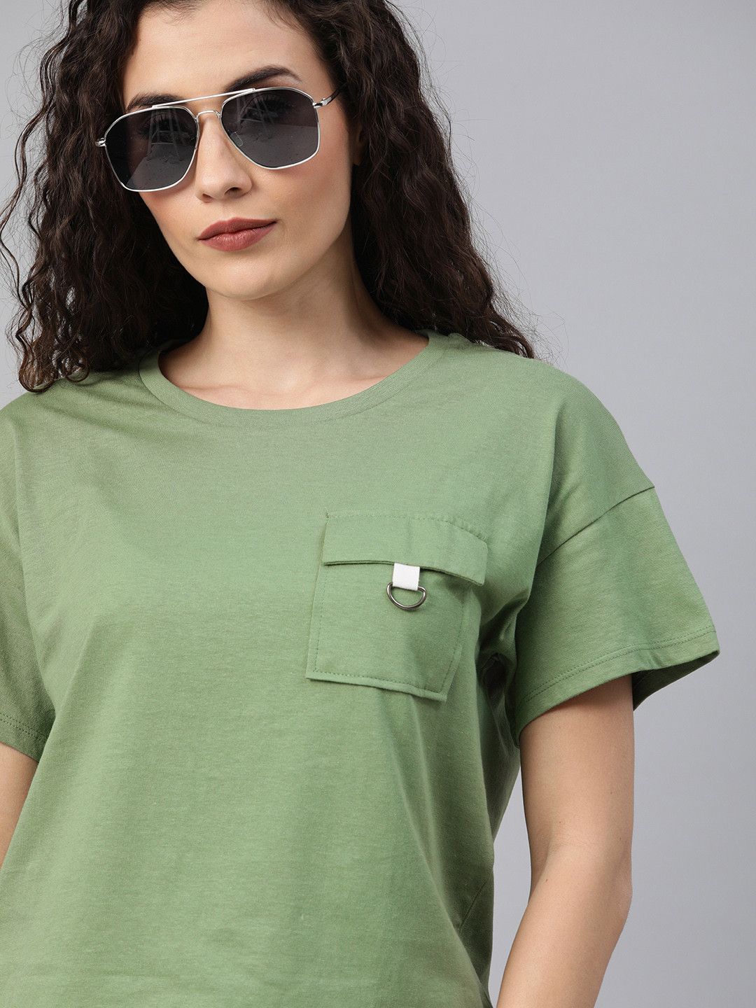 

Roadster Women Olive Green Solid Round Neck Pure Cotton T-shirt with Pocket