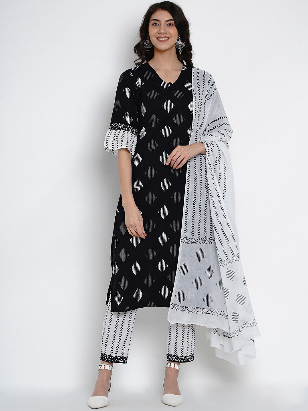 

Yuris Women Black & White Printed Kurta with Trousers And Dupatta
