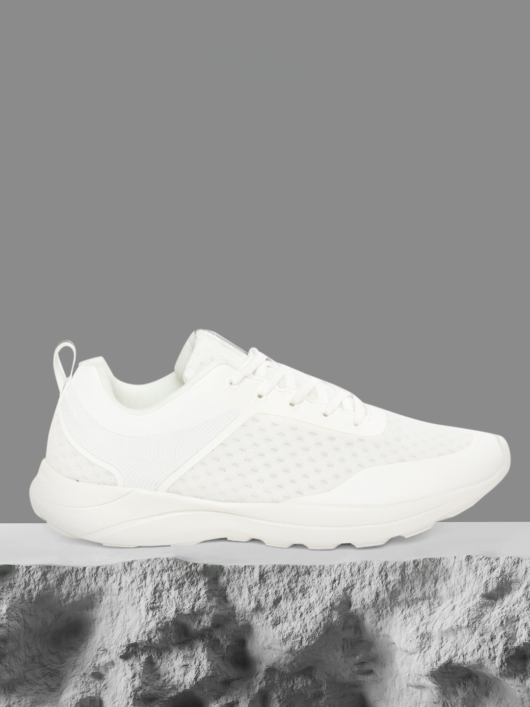 

HRX by Hrithik Roshan Women White Metalite Running shoes