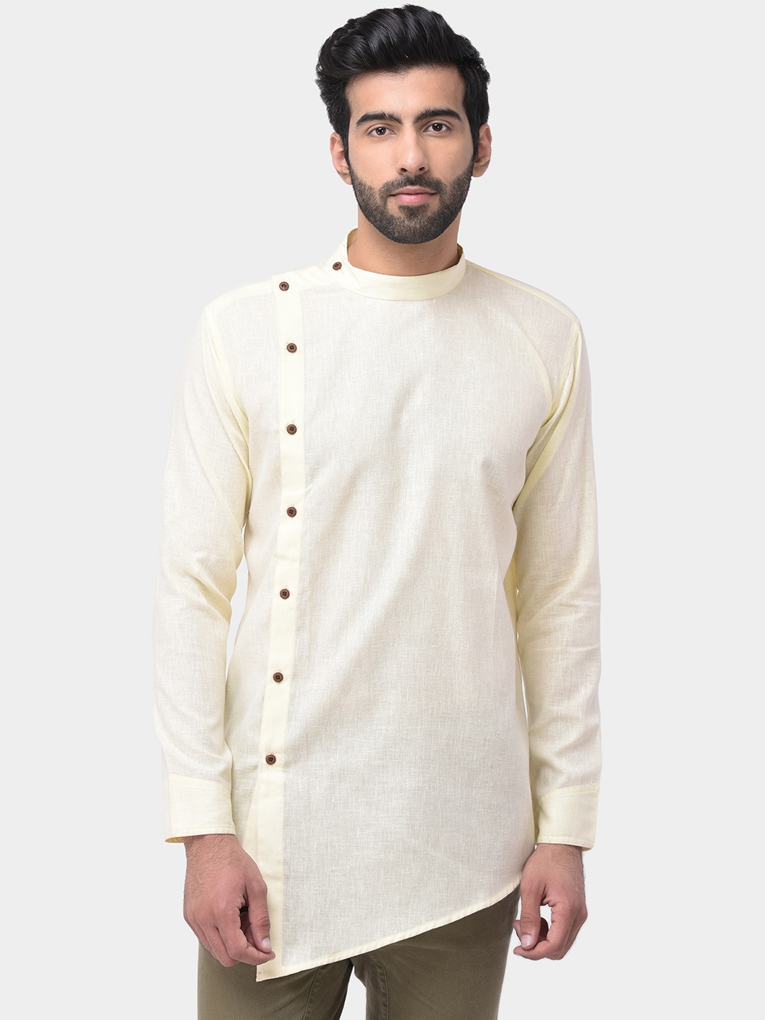 

SG LEMAN Men Yellow Solid Straight Kurta