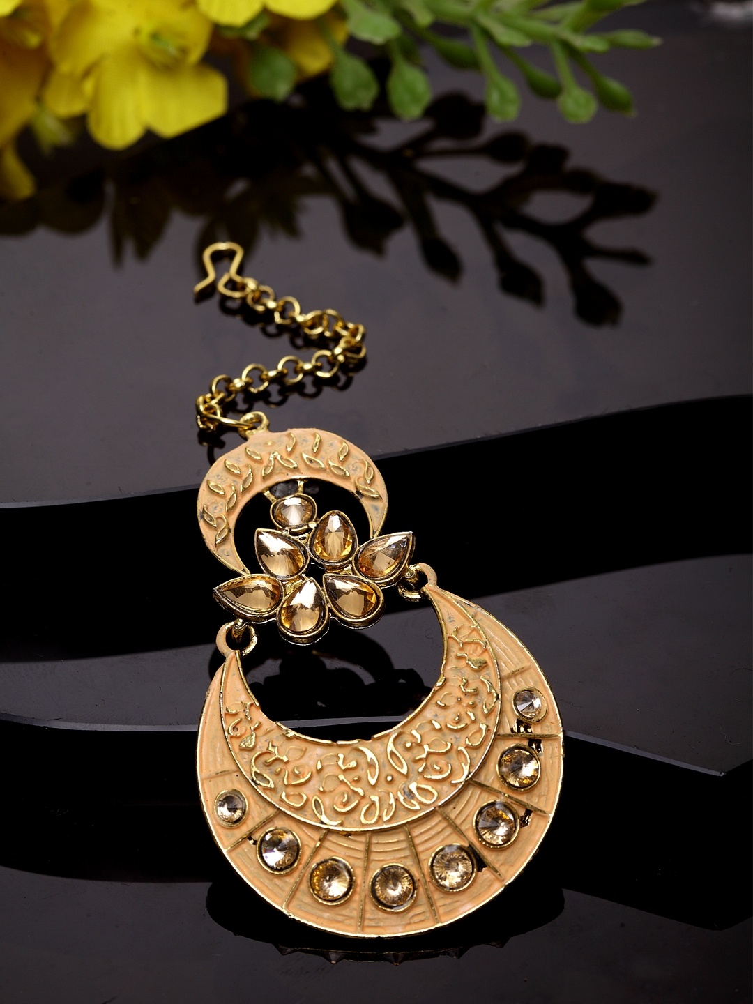 

ANIKAS CREATION Gold-Plated Beige Stone-Studded Enamelled Traditional Maang Tikka