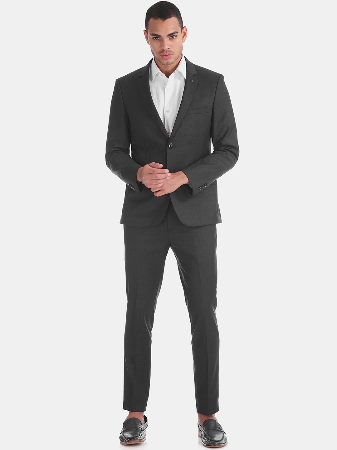 

Arrow Men Grey Solid Slim-Fit Single-Breasted Zero Calorie Formal Suit