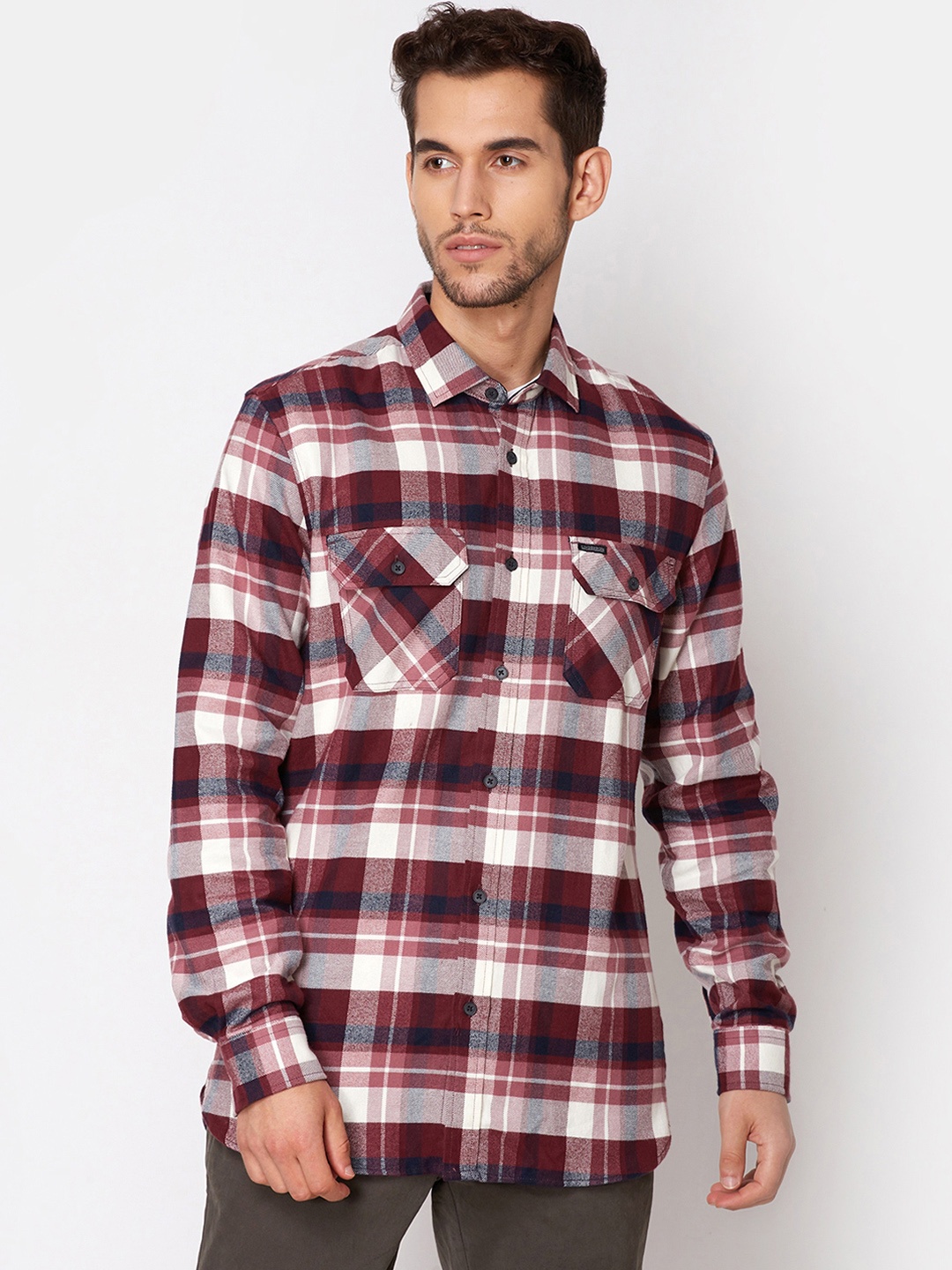 

LINDBERGH Men Red & White Regular Fit Checked Casual Shirt