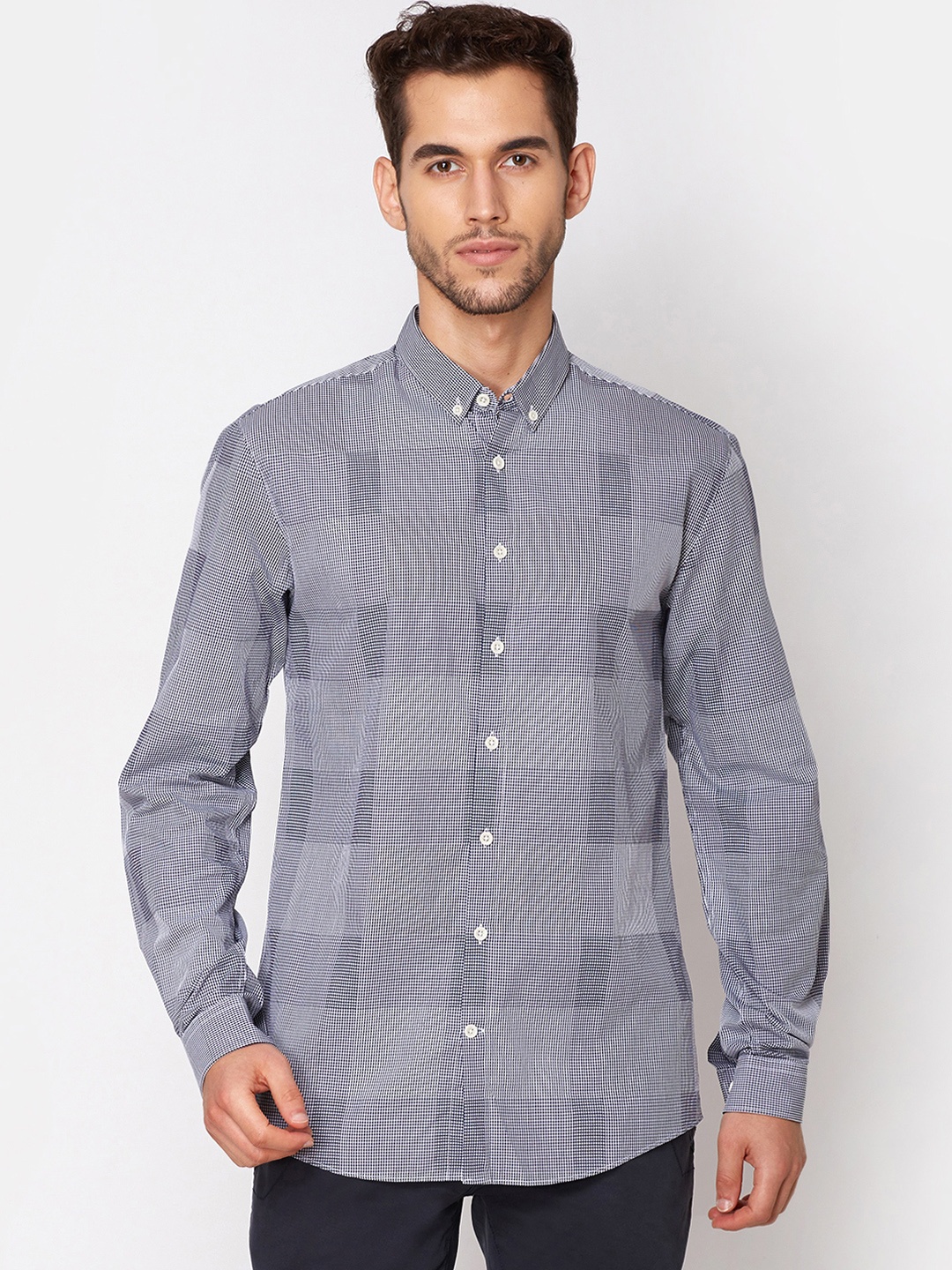 

LINDBERGH Men Navy Blue & White Regular Fit Checked Casual Shirt