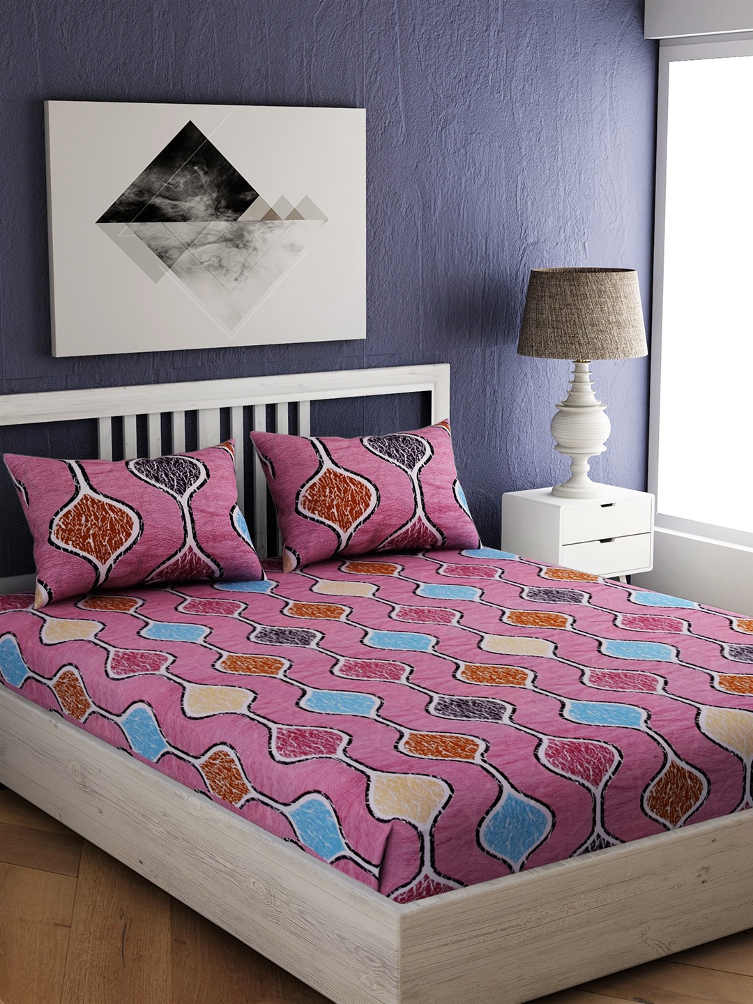 

EverHOME Pink & Turquoise Blue Geometric 210 TC Cotton 1 Queen Bedsheet with 2 Pillow Covers