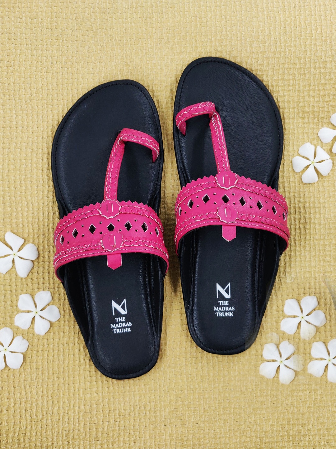 

THE MADRAS TRUNK Women Braided Handcrafted Kolhapuri One Toe Flats, Pink