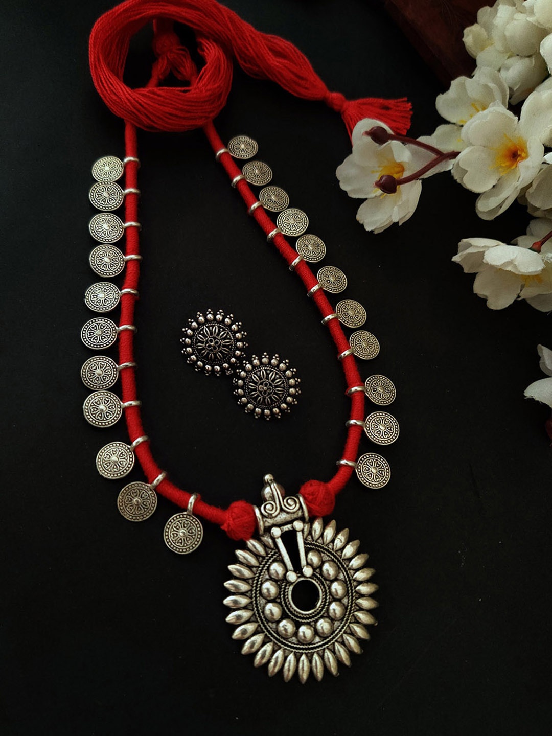 

Binni's Wardrobe Women Silver Plated And Red Sun Flower Pendant Antique Jewllery Set