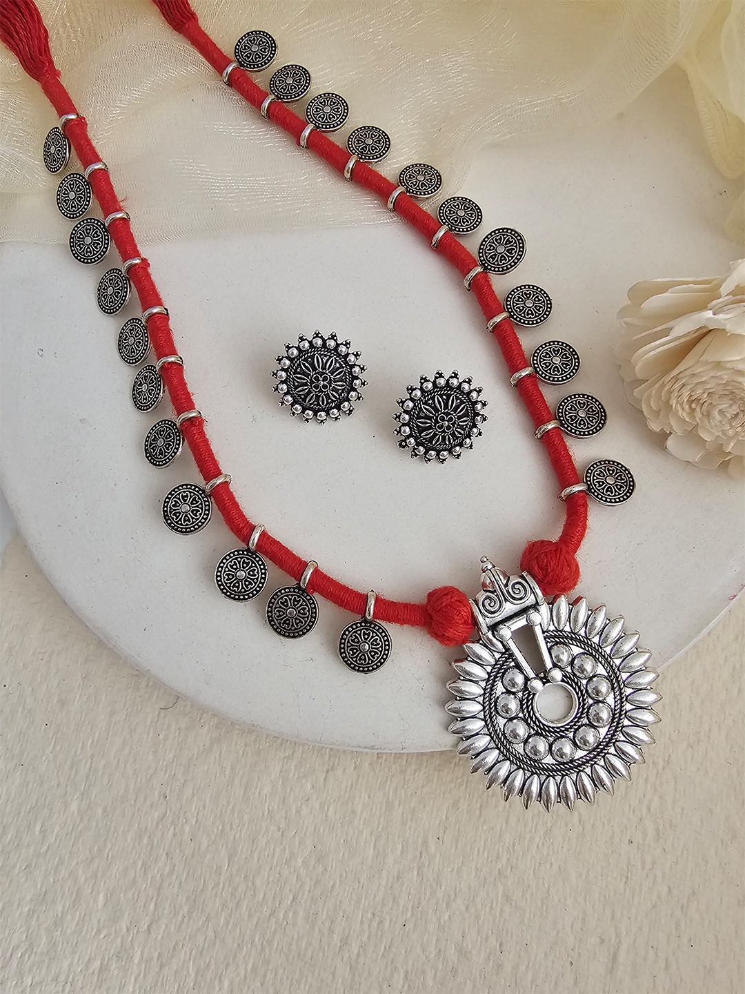 

Binni's Wardrobe Women Silver Plated And Red Sun Flower Pendant Antique Jewllery Set