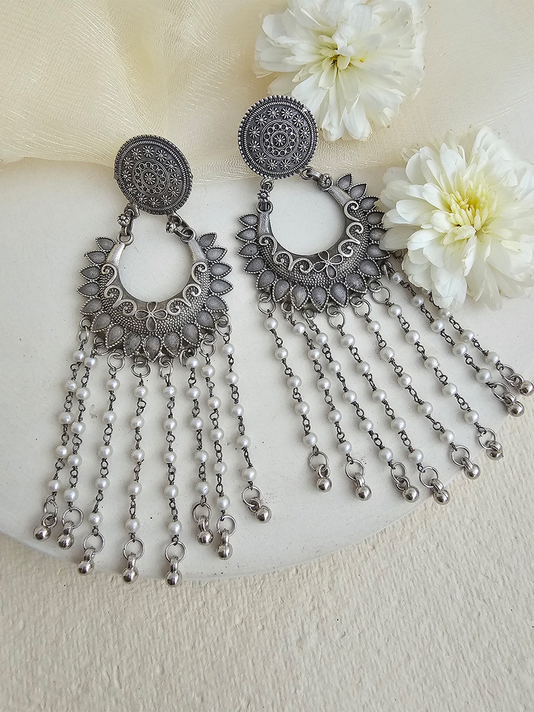 

Binnis Wardrobe Silver-Toned Contemporary Drop Earrings