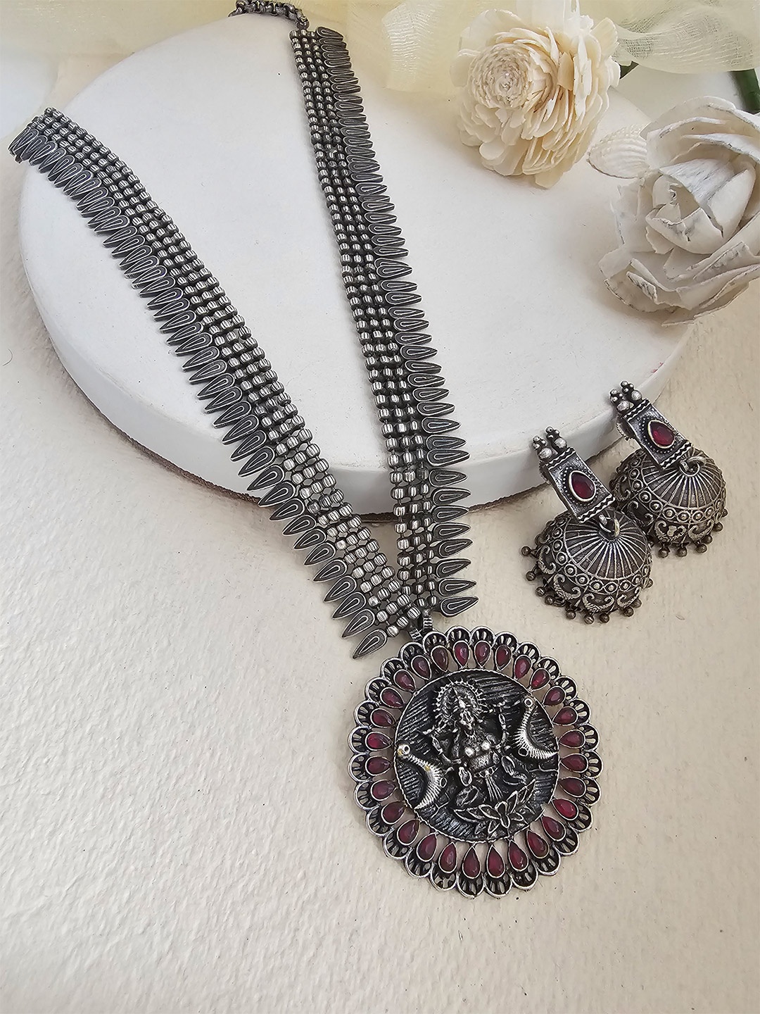 

Binnis Wardrobe Women Silver-Plated & Pink Oxidised Devi Jewllery Set