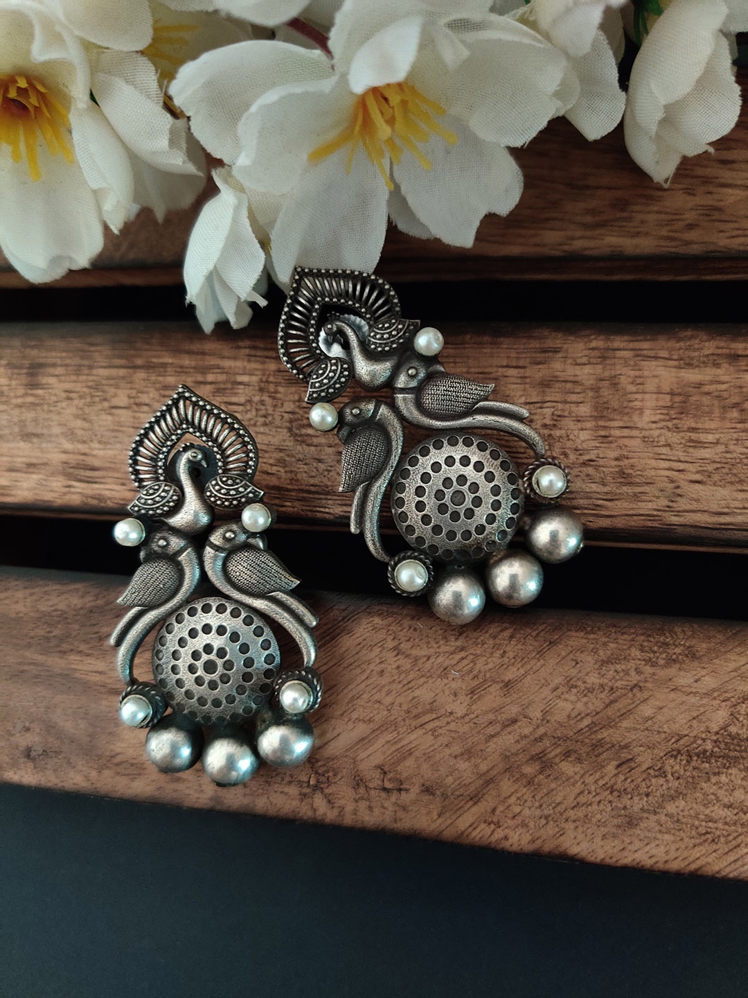 

Binnis Wardrobe Silver-Toned Peacock Shaped Studs