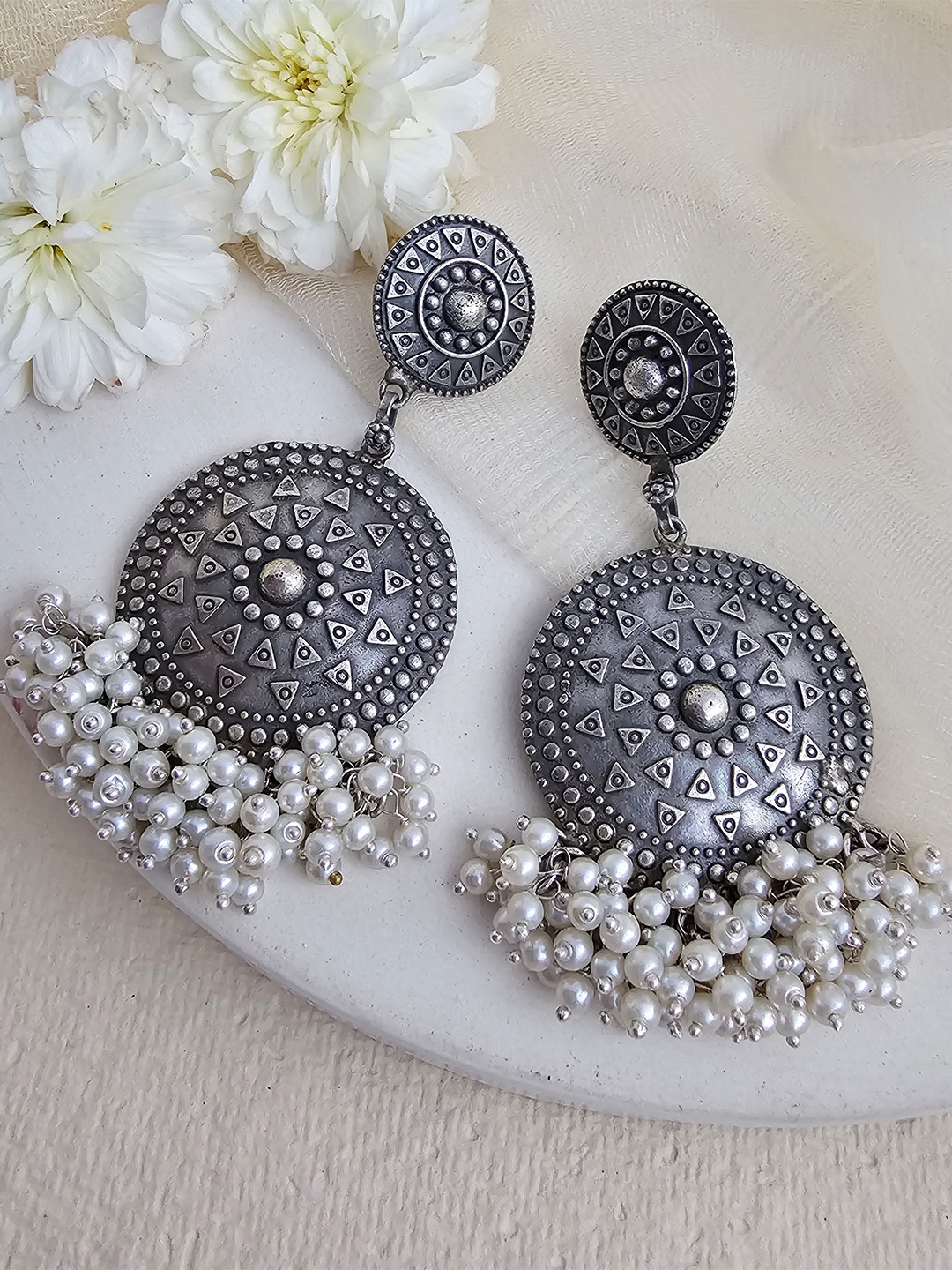 

Binnis Wardrobe Silver-Plated Circular Chandbalis