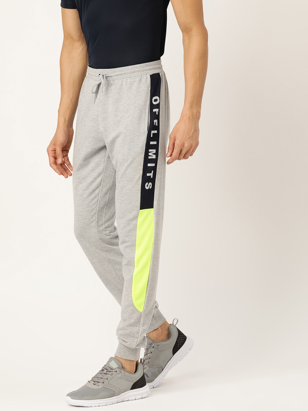 

OFF LIMITS Men Grey Melange Slim Fit Printed Detail Joggers