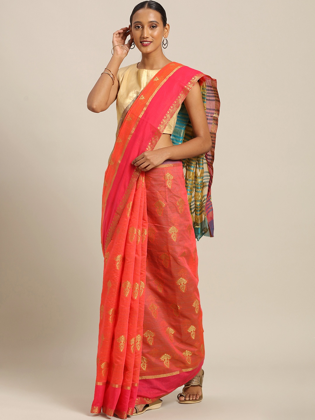 

SANGAM PRINTS Coral Orange & Gold-Toned Pure Cotton Woven Design Handloom Taant Saree