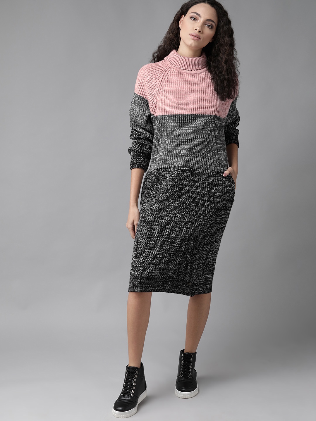 

Roadster Women Black & Pink Colourblocked Jumper Dress