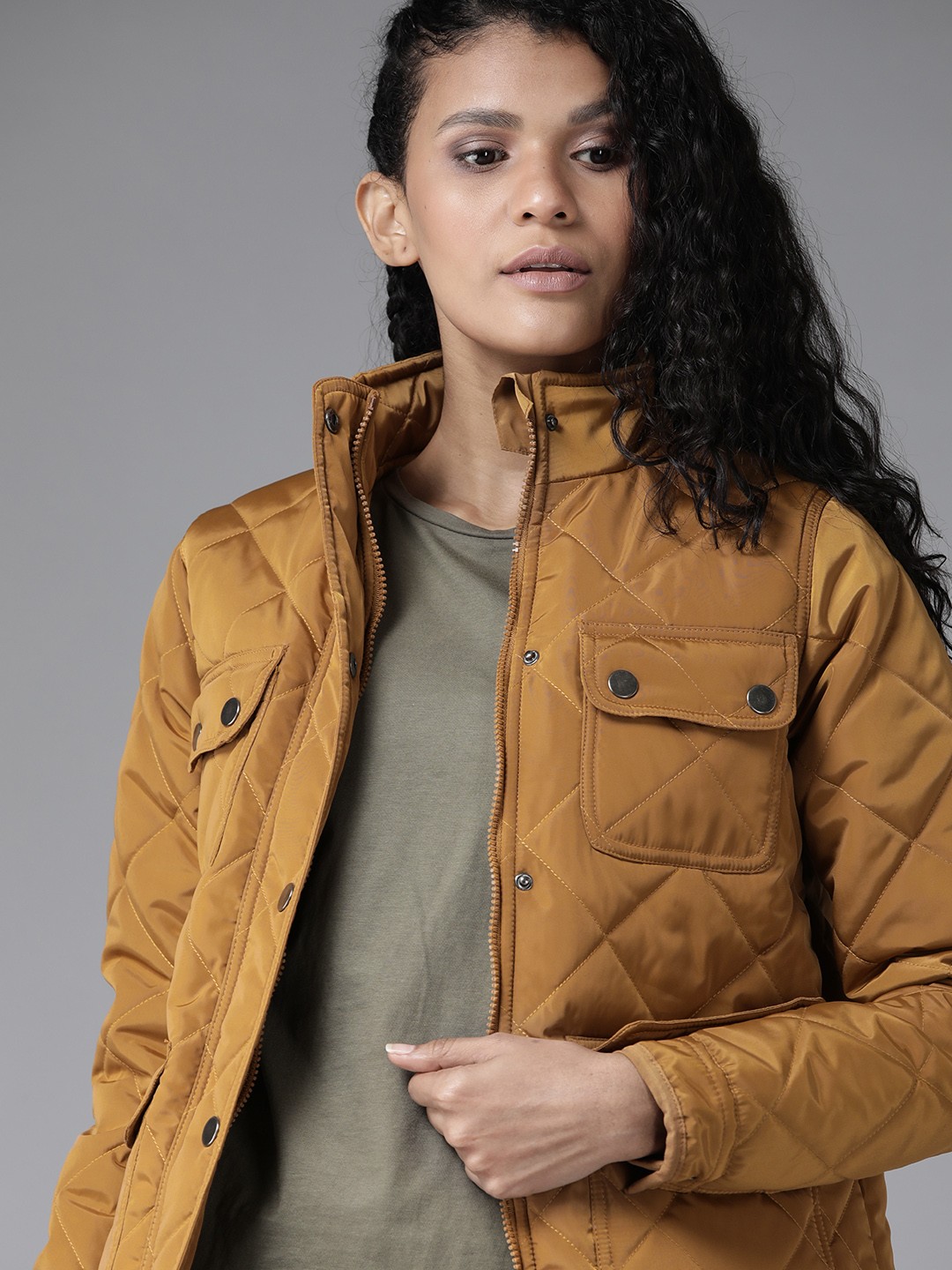 

Roadster Women Khaki Solid Quilted Jacket