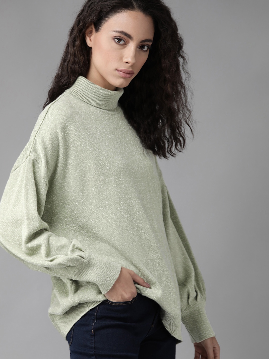 

Roadster Women Green Solid Pullover Sweater