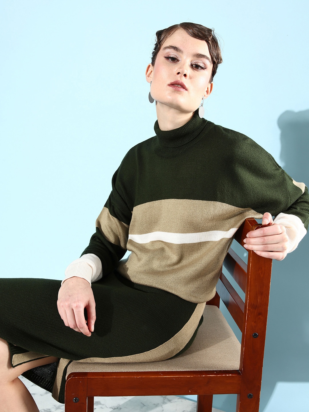 

The Roadster Lifestyle Co. Women Olive Green Party Lity Ruching Pattern Play Co-Ord Set