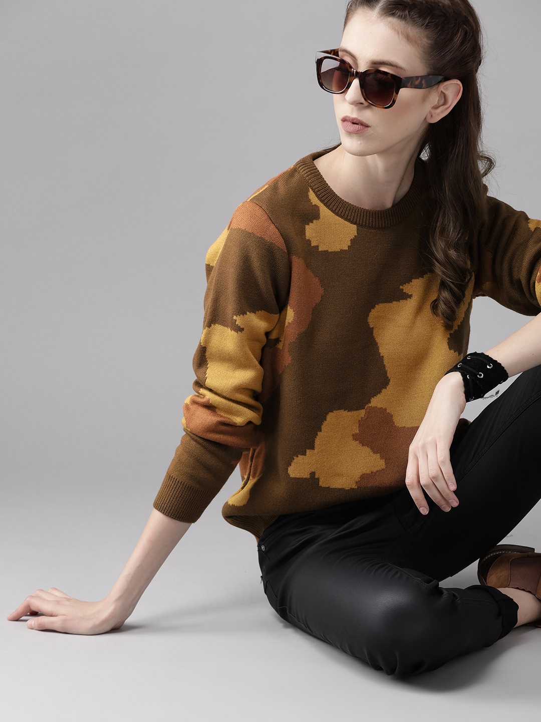 

Roadster Women Brown & Mustard Yellow Abstract Self Design Pullover Sweater