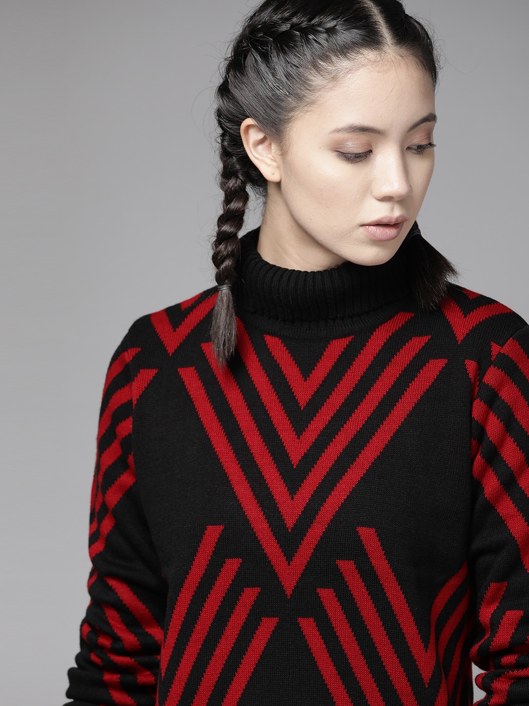 

Roadster Women Black & Red Chevron Printed Pullover Sweater