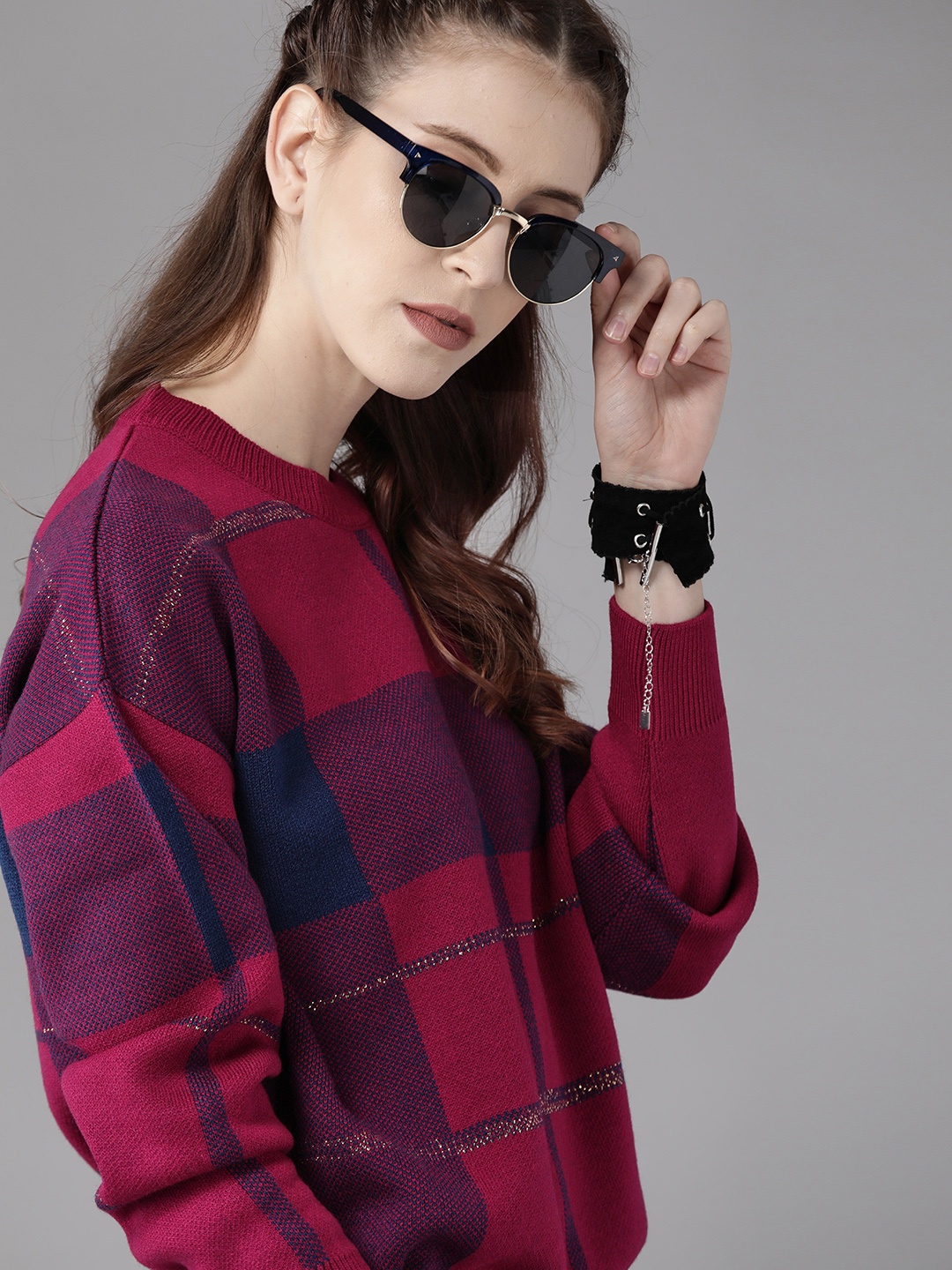 

Roadster Women Red & Navy Blue Self Design Pullover