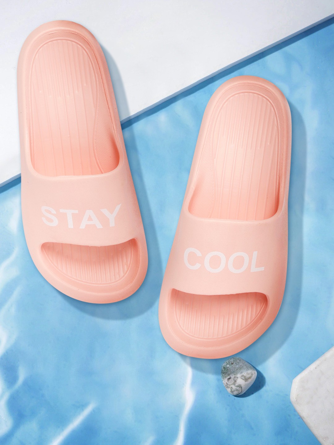 

Mast & Harbour Women Pink & White Stay Cool Print Sliders