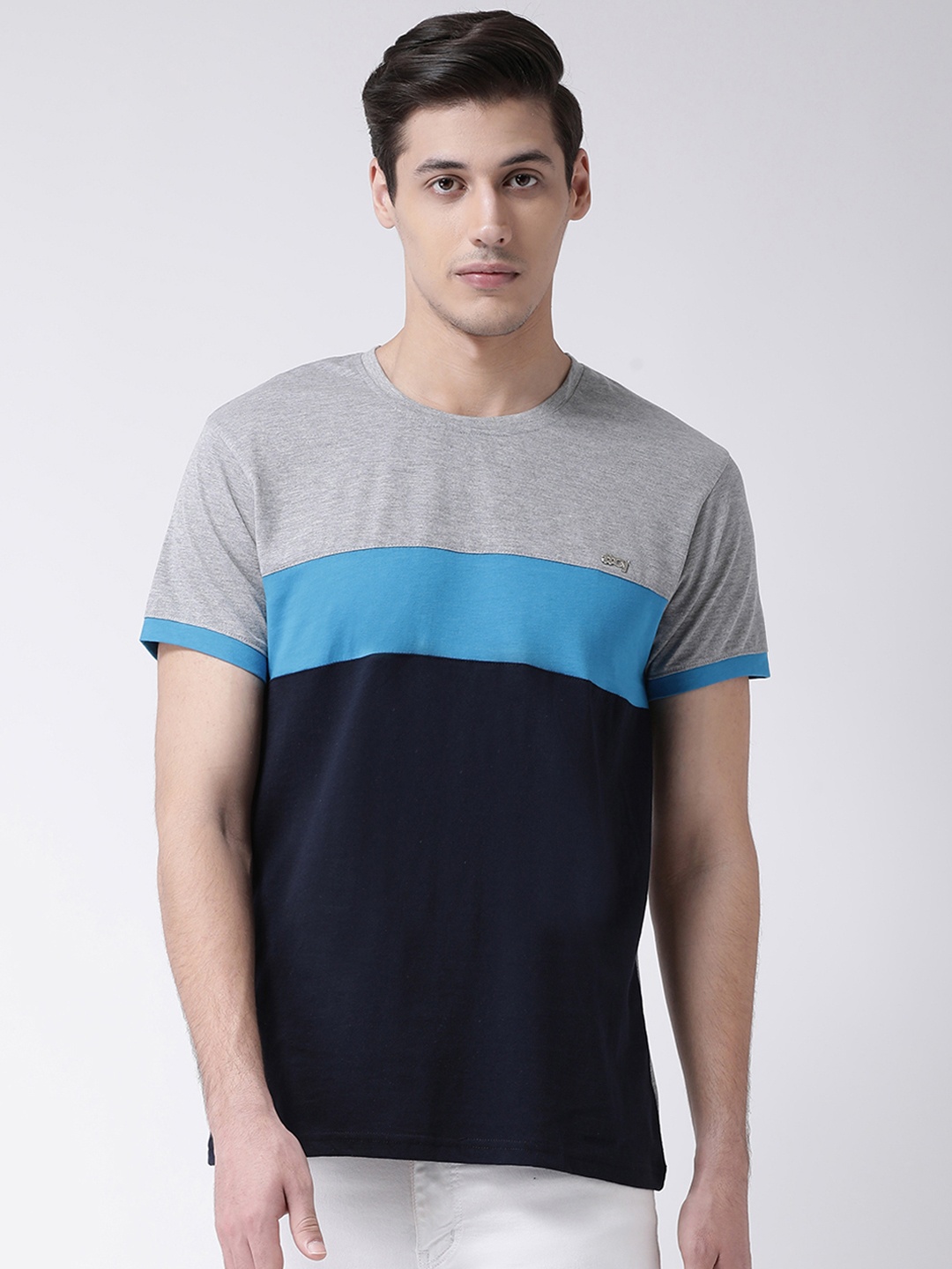 

Club York Men Grey Colourblocked Round Neck T-shirt