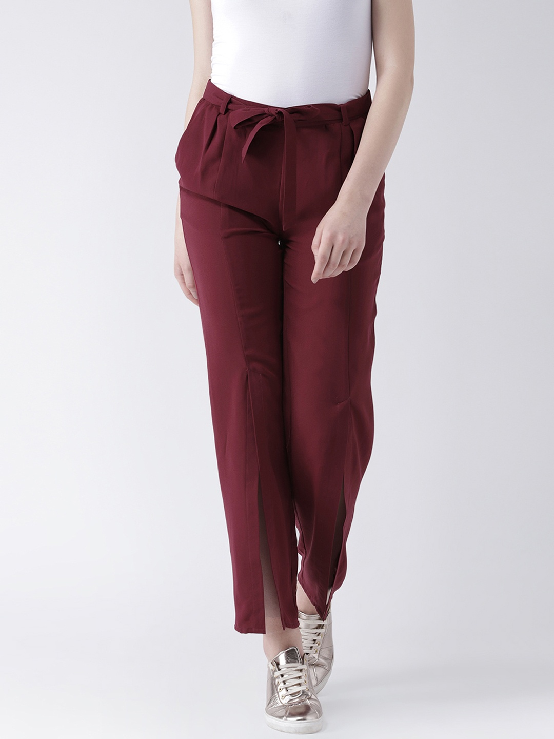 

DODO & MOA Women Maroon Regular Fit Solid Peg Trousers