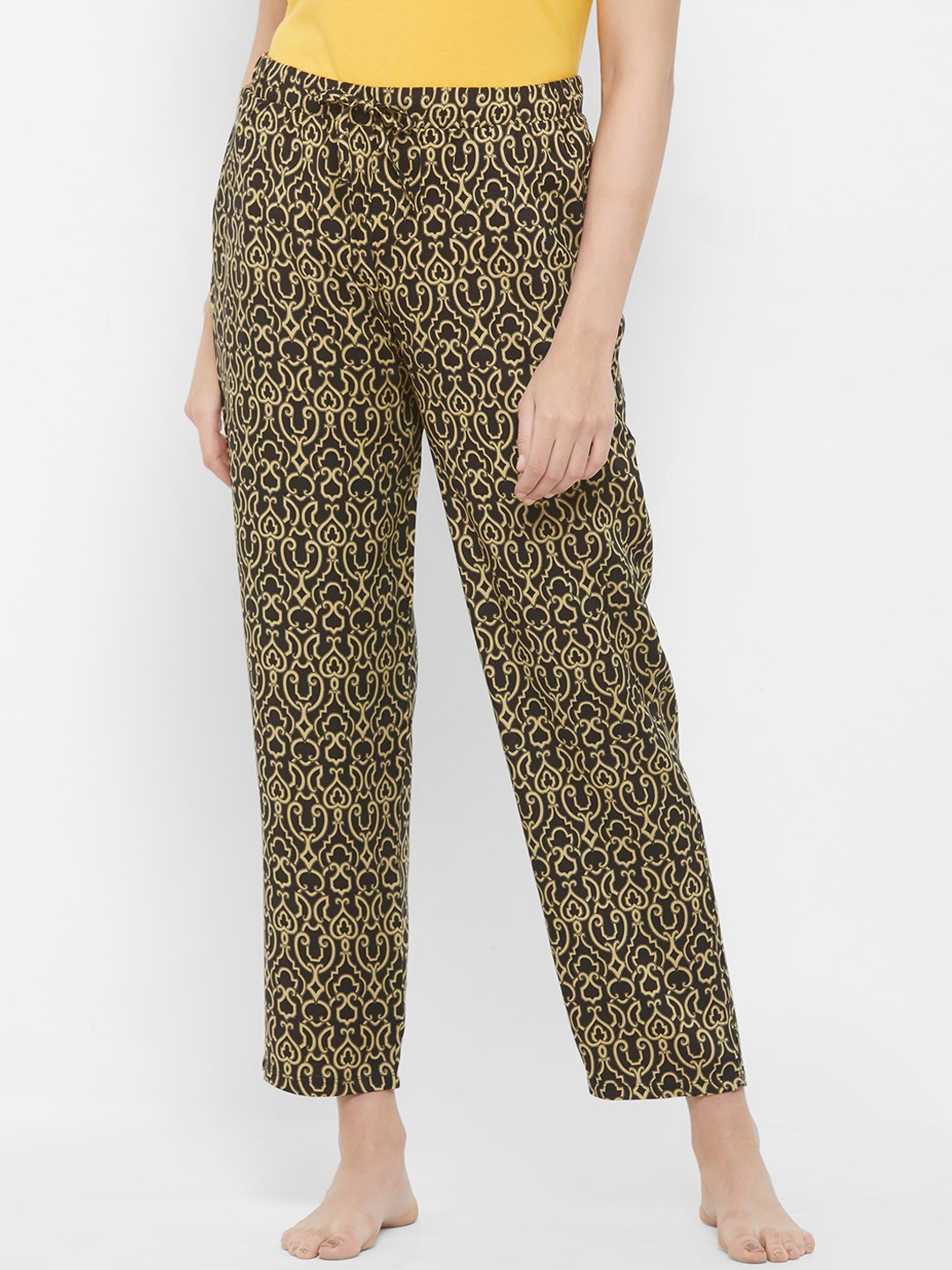 

Soie Women Black & Yellow Printed Lounge Pants