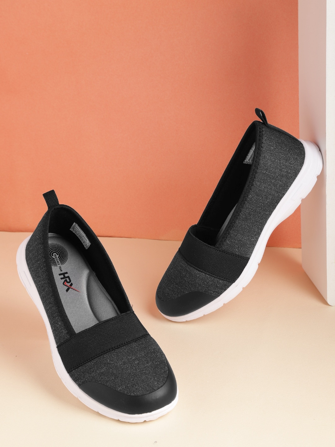 

HRX by Hrithik Roshan Women Black Walking Shoes