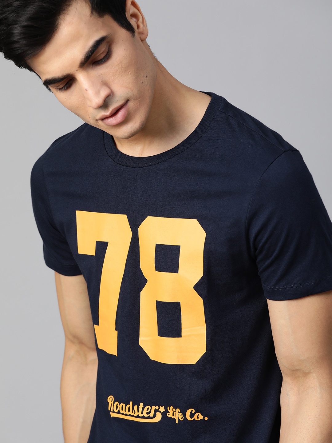 

Roadster Men Navy Blue & Yellow Printed Round Neck T-shirt