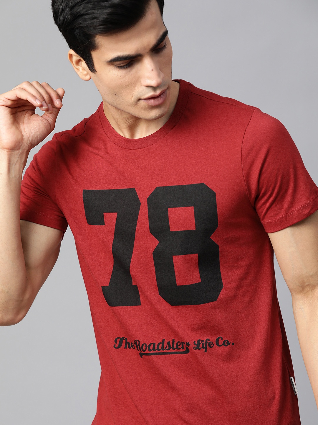 

Roadster Men Red & Black Printed Round Neck T-shirt
